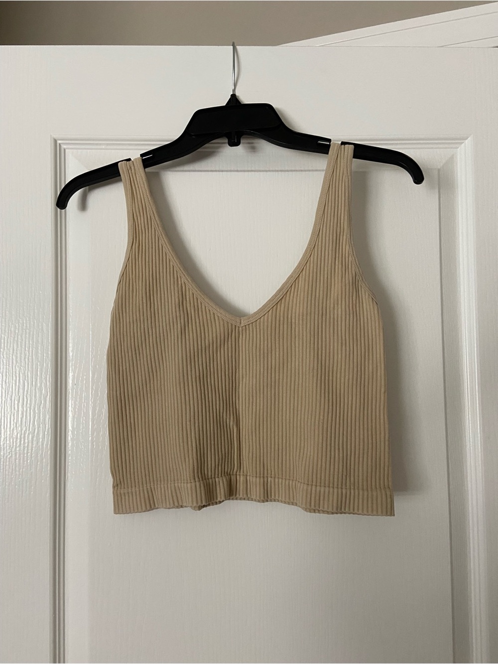 Aura Ribbed V-Neck Crop Tank - Tan